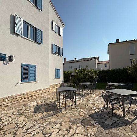 Apartman Theresa Barbat na Rabu Exteriör bild